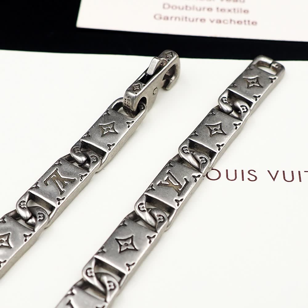 Louis Vuitton Monogram Tied Up Necklace